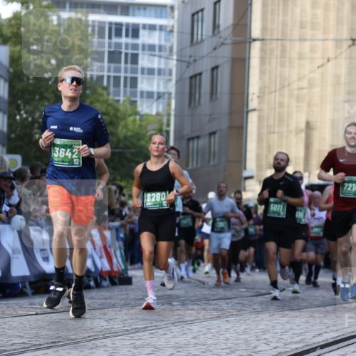 13.09.2026 - 21. swb-Marathon Bremen Strokosch-Dieckow http://msf.ph/oto/10303350 13.09.2026 13:23:38 Ziel 1900, 2306, 2427, 2827, 2899, 2961, 3374, 3531, 3729, 3861, 3920, 5820, 5821, 6923, 8045, 8231, 8304, 8732, 8787, 8863, 9436, 9827, 10127, 2288, 2485, 2517, 2560, 3642, 4601, 4671, 5011, 5116, 5231, 6157, 6332, 6648, 7216, 7357, 7475, 8051, 8052, 8095, 8290, 10115, 13197 meine-sportfotos.de