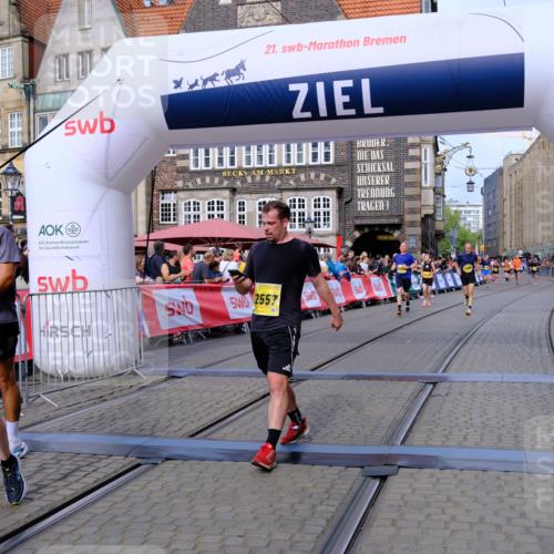 13.09.2026 - 21. swb-Marathon Bremen Tim E. http://msf.ph/oto/10303354 13.09.2026 10:46:15 Ziel 10436, 11015, 11762, 11956, 12033, 12069, 12556, 12557, 13529, 13612 meine-sportfotos.de