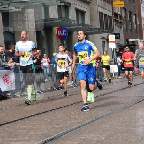 13.09.2026 - 21. swb-Marathon Bremen Strokosch-Dieckow http://msf.ph/oto/10303356 13.09.2026 10:51:21 Ziel 10162, 10183, 10281, 10334, 10348, 10467, 10544, 10641, 10763, 10862, 11145, 11273, 11542, 11685, 11733, 11777, 11787, 12329, 12424, 13631, 10381, 10471, 10515, 10808, 10825, 10862, 10887, 10984, 11339, 11503, 11537, 11625, 11626, 11801, 11973, 12051, 12133, 12303, 12548, 12552 meine-sportfotos.de