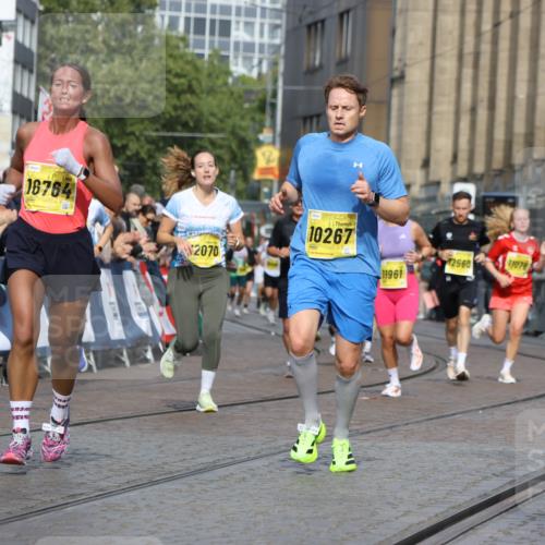13.09.2026 - 21. swb-Marathon Bremen Strokosch-Dieckow http://msf.ph/oto/10303363 13.09.2026 10:50:51 Ziel 10233, 10525, 10840, 10923, 11220, 11276, 11622, 11664, 11680, 11742, 11774, 12045, 12052, 12078, 12309, 12447, 13544, 13562, 10200, 10537, 11087, 11339, 11625, 11626, 12004, 12303, 12351, 12407 meine-sportfotos.de