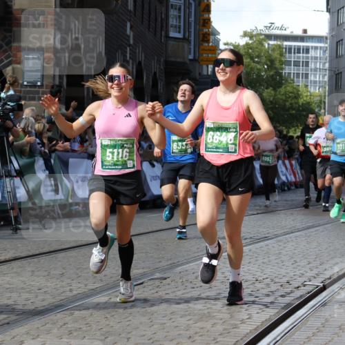 13.09.2026 - 21. swb-Marathon Bremen Strokosch-Dieckow http://msf.ph/oto/10303373 13.09.2026 13:23:47 Ziel 135, 672, 2371, 2409, 2490, 2627, 2899, 3078, 3138, 3173, 3531, 3856, 3861, 3939, 5820, 5821, 6843, 6848, 6923, 8560, 8863, 9088, 9196, 9436, 10127, 342, 2210, 2288, 2517, 3044, 4671, 5104, 5146, 5397, 5623, 6332, 6772, 7094, 7105, 7357, 7475, 7761, 8051, 8052, 10059, 10115, 13007, 13197 meine-sportfotos.de