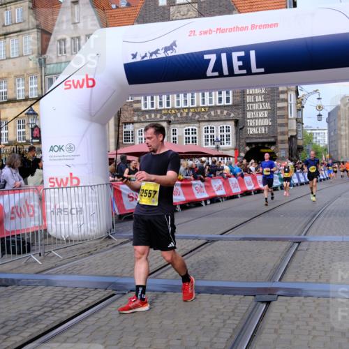 13.09.2026 - 21. swb-Marathon Bremen Tim E. http://msf.ph/oto/10303377 13.09.2026 10:46:16 Ziel 10436, 10992, 11762, 11956, 12033, 12069, 12556, 12557, 13529, 13612 meine-sportfotos.de