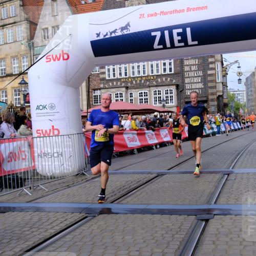 13.09.2026 - 21. swb-Marathon Bremen Tim E. http://msf.ph/oto/10303388 13.09.2026 10:46:18 Ziel 10436, 10447, 10992, 11956, 12033, 12069, 12556, 12557, 13529, 13612 meine-sportfotos.de