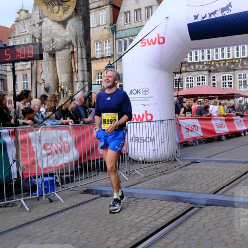 13.09.2026 - 21. swb-Marathon Bremen Tim E. http://msf.ph/oto/10303442 13.09.2026 10:46:25 Ziel 10447, 10992, 11706, 11925, 11956, 12556, 12557, 13529, 13609, 13612, 13640 meine-sportfotos.de