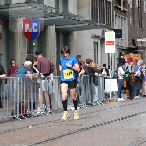 13.09.2026 - 21. swb-Marathon Bremen Strokosch-Dieckow http://msf.ph/oto/10303449 13.09.2026 10:51:26 Ziel 10162, 10183, 10281, 10334, 10348, 10467, 10641, 11145, 11273, 11542, 11685, 11733, 11777, 11784, 11787, 11962, 12329, 12349, 10334, 10381, 10471, 10515, 10544, 10763, 10808, 10825, 10862, 10887, 10984, 11145, 11503, 11537, 11801, 11973, 12051, 12133, 12424, 12548, 12552, 13631 meine-sportfotos.de