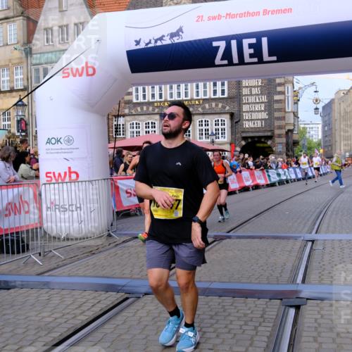 13.09.2026 - 21. swb-Marathon Bremen Tim E. http://msf.ph/oto/10303456 13.09.2026 10:46:27 Ziel 10447, 10992, 11706, 11925, 11926, 11956, 13529, 13609, 13612, 13640 meine-sportfotos.de