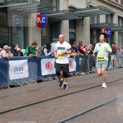 13.09.2026 - 21. swb-Marathon Bremen Strokosch-Dieckow http://msf.ph/oto/10303483 13.09.2026 10:51:36 Ziel 10162, 10183, 10218, 10281, 10348, 10467, 10588, 10641, 11273, 11277, 11285, 11376, 11487, 11542, 11555, 11685, 11733, 11777, 11784, 11869, 11877, 11962, 12349, 10334, 10381, 10544, 10763, 10825, 10862, 10887, 10984, 11145, 11787, 12051, 12329, 12424, 12548, 13631 meine-sportfotos.de
