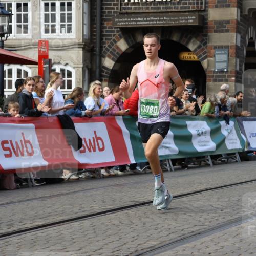 13.09.2026 - 21. swb-Marathon Bremen Strokosch-Dieckow http://msf.ph/oto/10303522 13.09.2026 12:55:55 Ziel 299, 1724, 4381, 9630, 6630 meine-sportfotos.de