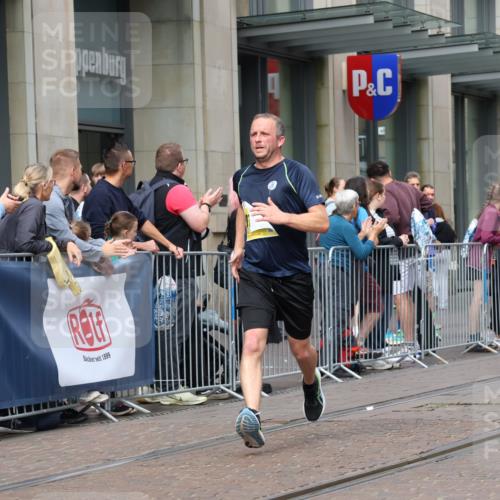 13.09.2026 - 21. swb-Marathon Bremen Strokosch-Dieckow http://msf.ph/oto/10303526 13.09.2026 10:51:39 Ziel 10162, 10183, 10218, 10281, 10588, 10641, 11277, 11285, 11376, 11487, 11542, 11555, 11685, 11733, 11777, 11784, 11869, 11877, 11962, 12349, 10162, 10281, 10334, 10348, 10381, 10467, 10544, 10763, 10825, 10862, 10887, 10984, 11145, 11273, 11787, 12329, 12424, 12548, 13631 meine-sportfotos.de