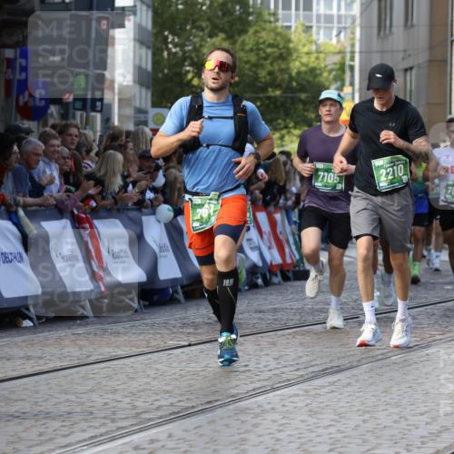 13.09.2026 - 21. swb-Marathon Bremen Strokosch-Dieckow http://msf.ph/oto/10303538 13.09.2026 13:23:52 Ziel 135, 672, 2371, 2409, 2485, 2490, 2560, 2627, 3078, 3138, 3173, 3531, 3856, 3861, 3939, 5908, 6157, 6843, 6848, 6923, 8095, 8560, 8863, 9088, 9196, 102, 342, 1199, 2210, 2370, 2517, 2967, 3044, 3372, 5104, 5146, 5257, 5397, 5623, 6772, 7094, 7105, 7357, 7761, 8051, 8052, 8179, 10059, 13007, 13219 meine-sportfotos.de