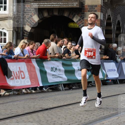 13.09.2026 - 21. swb-Marathon Bremen Strokosch-Dieckow http://msf.ph/oto/10303554 13.09.2026 12:55:57 Ziel 299, 1724, 4381, 9630, 250, 6630 meine-sportfotos.de