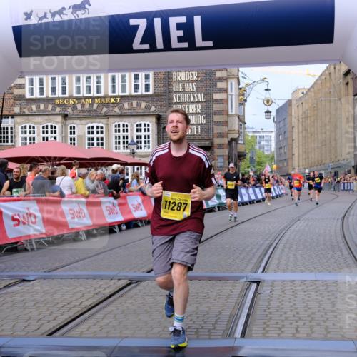 13.09.2026 - 21. swb-Marathon Bremen Tim E. http://msf.ph/oto/10303561 13.09.2026 10:46:43 Ziel 10228, 10897, 11110, 11287, 11356, 11706, 11926, 12035, 13511 meine-sportfotos.de