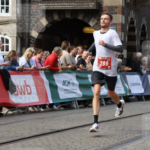 13.09.2026 - 21. swb-Marathon Bremen Strokosch-Dieckow http://msf.ph/oto/10303563 13.09.2026 12:55:57 Ziel 299, 1724, 4381, 9630, 250, 6630 meine-sportfotos.de
