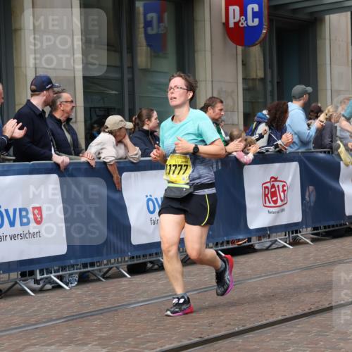 13.09.2026 - 21. swb-Marathon Bremen Strokosch-Dieckow http://msf.ph/oto/10303578 13.09.2026 10:51:42 Ziel 10183, 10218, 10588, 10641, 11277, 11285, 11376, 11487, 11555, 11685, 11777, 11784, 11869, 11877, 11962, 12349, 10162, 10281, 10334, 10348, 10381, 10467, 10544, 10763, 10825, 10862, 10984, 11145, 11273, 11542, 11733, 11787, 12329, 12424, 12548, 13631 meine-sportfotos.de