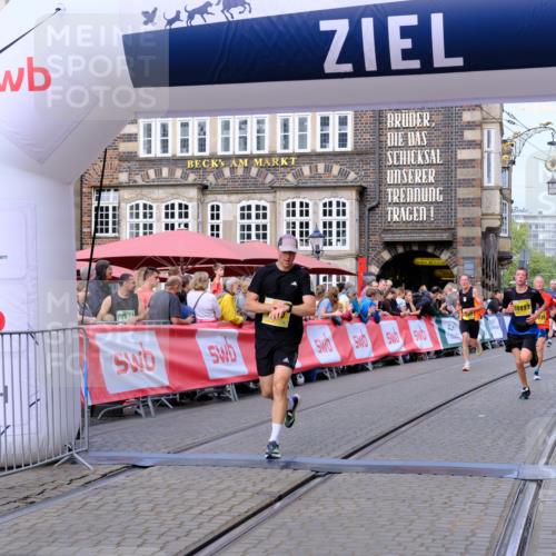 13.09.2026 - 21. swb-Marathon Bremen Tim E. http://msf.ph/oto/10303583 13.09.2026 10:46:46 Ziel 10228, 10590, 10897, 11110, 11155, 11287, 11356, 11926, 12035, 13511 meine-sportfotos.de