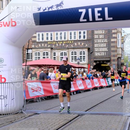13.09.2026 - 21. swb-Marathon Bremen Tim E. http://msf.ph/oto/10303589 13.09.2026 10:46:47 Ziel 10228, 10590, 10897, 11110, 11155, 11287, 11356, 12035, 13511 meine-sportfotos.de