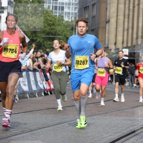 13.09.2026 - 21. swb-Marathon Bremen Strokosch-Dieckow http://msf.ph/oto/10303599 13.09.2026 10:50:52 Ziel 10233, 10525, 10840, 10923, 11220, 11276, 11622, 11664, 11680, 11742, 11774, 12045, 12052, 12078, 12309, 12447, 12488, 13544, 13562, 10200, 10537, 11087, 11339, 11625, 11626, 12004, 12303, 12351, 12407 meine-sportfotos.de
