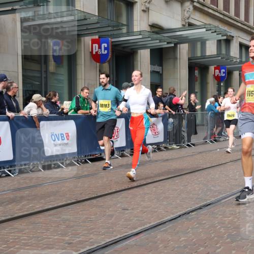 13.09.2026 - 21. swb-Marathon Bremen Strokosch-Dieckow http://msf.ph/oto/10303603 13.09.2026 10:51:43 Ziel 10183, 10218, 10588, 10641, 11277, 11285, 11376, 11487, 11555, 11685, 11777, 11784, 11869, 11877, 11962, 12349, 10162, 10281, 10334, 10348, 10467, 10544, 10763, 10825, 10862, 10984, 11145, 11273, 11542, 11733, 11787, 12329, 12424, 12548, 13631 meine-sportfotos.de
