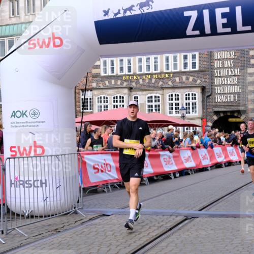 13.09.2026 - 21. swb-Marathon Bremen Tim E. http://msf.ph/oto/10303604 13.09.2026 10:46:47 Ziel 10228, 10590, 10897, 11110, 11155, 11287, 11356, 12035, 13511 meine-sportfotos.de