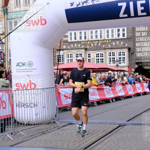 13.09.2026 - 21. swb-Marathon Bremen Tim E. http://msf.ph/oto/10303605 13.09.2026 10:46:47 Ziel 10228, 10590, 10897, 11110, 11155, 11287, 11356, 12035, 13511 meine-sportfotos.de