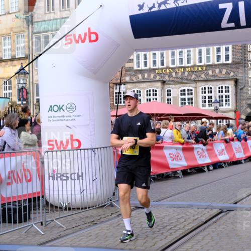 13.09.2026 - 21. swb-Marathon Bremen Tim E. http://msf.ph/oto/10303611 13.09.2026 10:46:48 Ziel 10228, 10590, 10897, 11110, 11155, 11287, 11356, 12035, 13511 meine-sportfotos.de