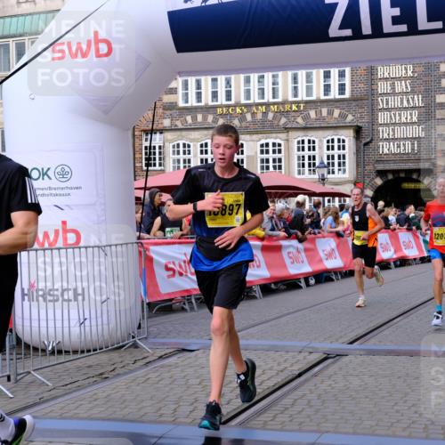 13.09.2026 - 21. swb-Marathon Bremen Tim E. http://msf.ph/oto/10303619 13.09.2026 10:46:49 Ziel 10228, 10590, 10897, 11110, 11155, 11287, 11356, 12035, 13511 meine-sportfotos.de