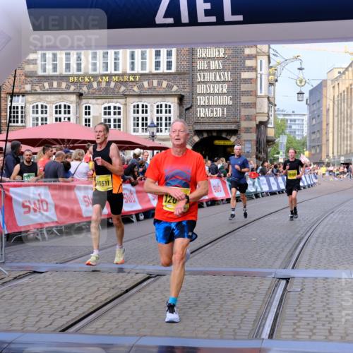 13.09.2026 - 21. swb-Marathon Bremen Tim E. http://msf.ph/oto/10303627 13.09.2026 10:46:50 Ziel 10228, 10590, 10897, 11110, 11155, 11287, 11356, 12035, 13511 meine-sportfotos.de