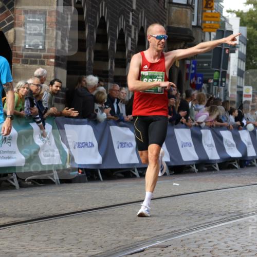 13.09.2026 - 21. swb-Marathon Bremen Strokosch-Dieckow http://msf.ph/oto/10303628 13.09.2026 12:56:07 Ziel 1583, 1724, 2072, 5163, 9630, 10034, 13080, 250, 6630 meine-sportfotos.de