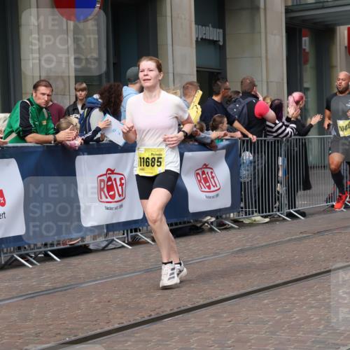 13.09.2026 - 21. swb-Marathon Bremen Strokosch-Dieckow http://msf.ph/oto/10303630 13.09.2026 10:51:45 Ziel 10218, 10588, 11277, 11285, 11371, 11376, 11487, 11555, 11685, 11784, 11869, 11877, 11962, 12349, 13578, 10162, 10183, 10281, 10334, 10348, 10467, 10544, 10641, 10763, 10862, 11145, 11273, 11542, 11685, 11733, 11777, 11787, 12329, 12424, 13631 meine-sportfotos.de