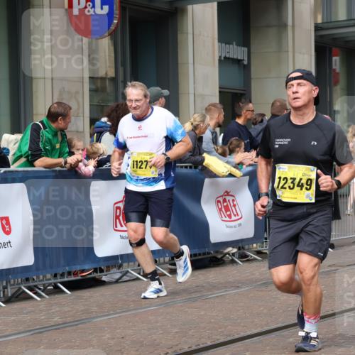 13.09.2026 - 21. swb-Marathon Bremen Strokosch-Dieckow http://msf.ph/oto/10303717 13.09.2026 10:51:49 Ziel 10218, 10588, 11277, 11285, 11371, 11376, 11487, 11555, 11610, 11869, 11877, 11962, 12319, 12349, 13578, 10162, 10183, 10281, 10334, 10348, 10467, 10641, 10763, 11145, 11273, 11542, 11685, 11733, 11777, 11784, 11787, 11962, 12329, 13631 meine-sportfotos.de