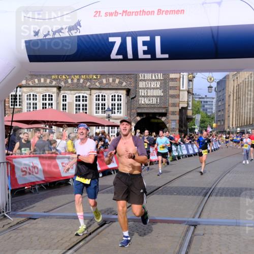13.09.2026 - 21. swb-Marathon Bremen Tim E. http://msf.ph/oto/10303754 13.09.2026 10:47:10 Ziel 10289, 10445, 10504, 11060, 11199, 11212, 11344, 11608, 11661, 11783, 12364, 12375 meine-sportfotos.de