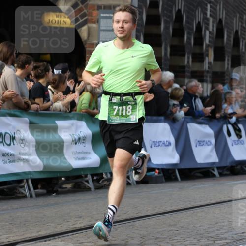 13.09.2026 - 21. swb-Marathon Bremen Strokosch-Dieckow http://msf.ph/oto/10303783 13.09.2026 12:56:52 Ziel 901, 1212, 1288, 4936, 13224, 365, 573, 6201, 7671 meine-sportfotos.de