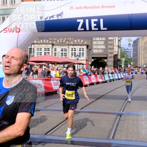 13.09.2026 - 21. swb-Marathon Bremen Tim E. http://msf.ph/oto/10303804 13.09.2026 10:47:14 Ziel 10289, 10445, 10504, 11060, 11199, 11212, 11344, 11608, 11661, 11783, 12364, 12375 meine-sportfotos.de