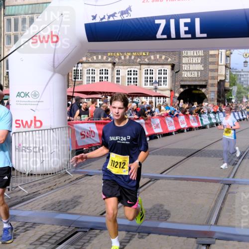 13.09.2026 - 21. swb-Marathon Bremen Tim E. http://msf.ph/oto/10303813 13.09.2026 10:47:15 Ziel 10289, 10445, 10504, 11060, 11199, 11212, 11344, 11608, 11661, 11783, 12364, 12375, 13613 meine-sportfotos.de