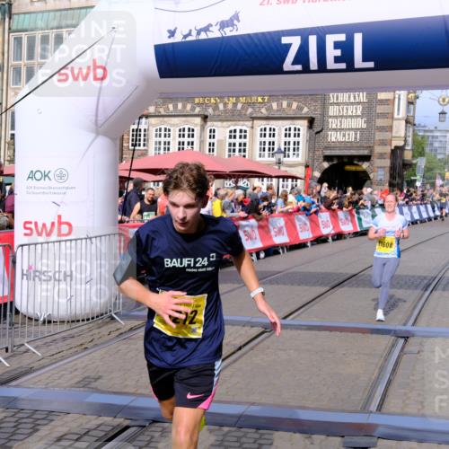 13.09.2026 - 21. swb-Marathon Bremen Tim E. http://msf.ph/oto/10303818 13.09.2026 10:47:15 Ziel 10289, 10445, 10504, 11060, 11199, 11212, 11344, 11608, 11661, 11783, 12364, 12375, 13613 meine-sportfotos.de