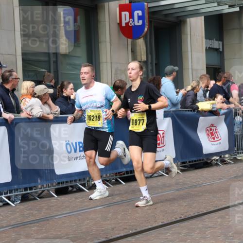 13.09.2026 - 21. swb-Marathon Bremen Strokosch-Dieckow http://msf.ph/oto/10303830 13.09.2026 10:51:54 Ziel 10218, 10588, 11285, 11371, 11376, 11487, 11555, 11610, 11869, 11877, 12319, 13578, 10162, 10183, 10218, 10281, 10348, 10467, 10641, 11273, 11277, 11285, 11542, 11685, 11733, 11777, 11784, 11962, 12329, 12349 meine-sportfotos.de