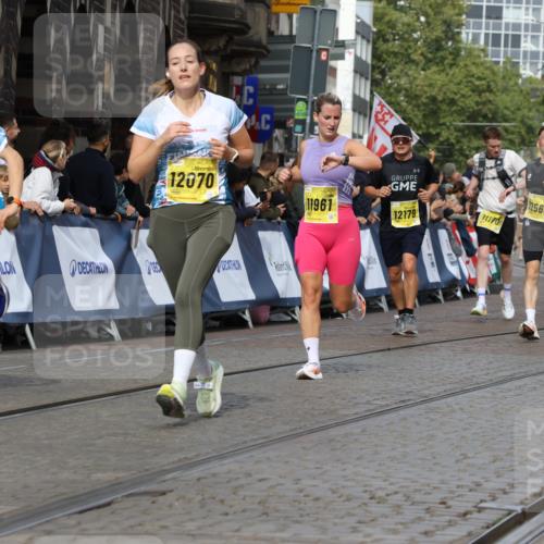 13.09.2026 - 21. swb-Marathon Bremen Strokosch-Dieckow http://msf.ph/oto/10303850 13.09.2026 10:50:55 Ziel 10233, 10267, 10525, 10764, 10840, 11220, 11276, 11622, 11664, 11742, 11753, 11774, 12052, 12078, 12309, 12447, 12488, 13544, 10200, 10808, 11087, 11339, 11537, 11625, 11626, 12004, 12303, 12407 meine-sportfotos.de