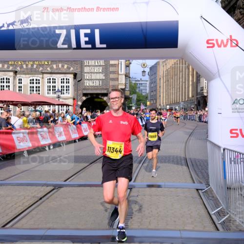 13.09.2026 - 21. swb-Marathon Bremen Tim E. http://msf.ph/oto/10303858 13.09.2026 10:47:17 Ziel 10289, 10445, 10504, 10744, 11060, 11199, 11212, 11344, 11608, 11661, 11783, 12364, 12375, 12415, 12470, 13613 meine-sportfotos.de