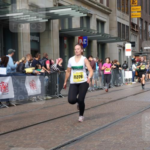 13.09.2026 - 21. swb-Marathon Bremen Strokosch-Dieckow http://msf.ph/oto/10303859 13.09.2026 10:51:55 Ziel 10588, 11371, 11376, 11487, 11555, 11610, 11869, 11877, 12319, 13578, 10162, 10183, 10218, 10281, 10348, 10467, 10641, 11273, 11277, 11285, 11376, 11542, 11555, 11685, 11733, 11777, 11784, 11869, 11962, 12329, 12349 meine-sportfotos.de