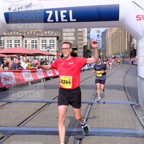 13.09.2026 - 21. swb-Marathon Bremen Tim E. http://msf.ph/oto/10303862 13.09.2026 10:47:18 Ziel 10289, 10445, 10504, 10744, 11060, 11199, 11212, 11344, 11608, 11650, 11651, 11661, 11783, 11814, 12364, 12375, 12415, 12470, 13613 meine-sportfotos.de
