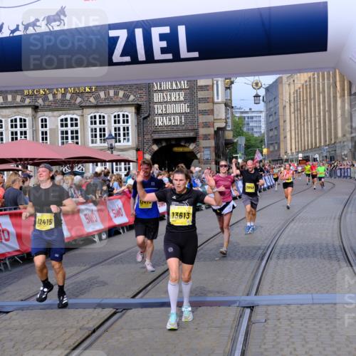 13.09.2026 - 21. swb-Marathon Bremen Tim E. http://msf.ph/oto/10303901 13.09.2026 10:47:24 Ziel 10289, 10744, 11060, 11199, 11212, 11344, 11608, 11650, 11651, 11783, 11814, 12298, 12415, 12470, 13589, 13613 meine-sportfotos.de
