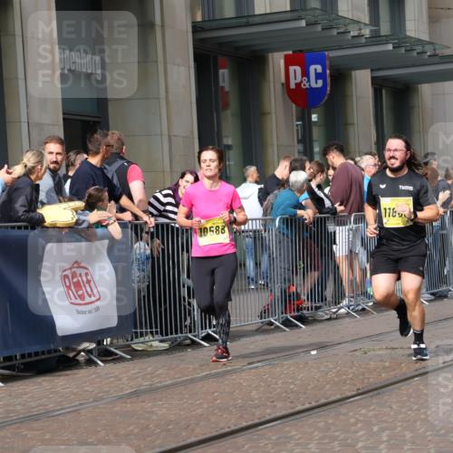 13.09.2026 - 21. swb-Marathon Bremen Strokosch-Dieckow http://msf.ph/oto/10303904 13.09.2026 10:51:57 Ziel 10588, 11371, 11487, 11610, 11669, 11877, 12319, 13578, 10162, 10183, 10218, 10281, 10348, 10467, 10641, 11273, 11277, 11285, 11376, 11542, 11555, 11685, 11733, 11777, 11784, 11869, 11962, 12329, 12349 meine-sportfotos.de
