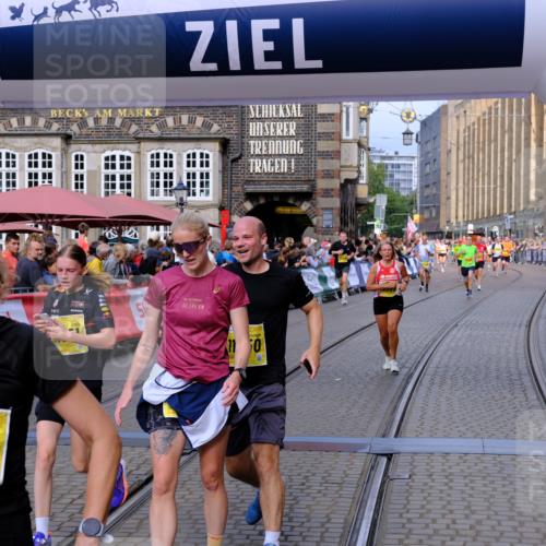 13.09.2026 - 21. swb-Marathon Bremen Tim E. http://msf.ph/oto/10303981 13.09.2026 10:47:27 Ziel 10319, 10744, 11060, 11187, 11344, 11462, 11608, 11650, 11651, 11814, 12048, 12298, 12415, 12470, 13528, 13589, 13613 meine-sportfotos.de