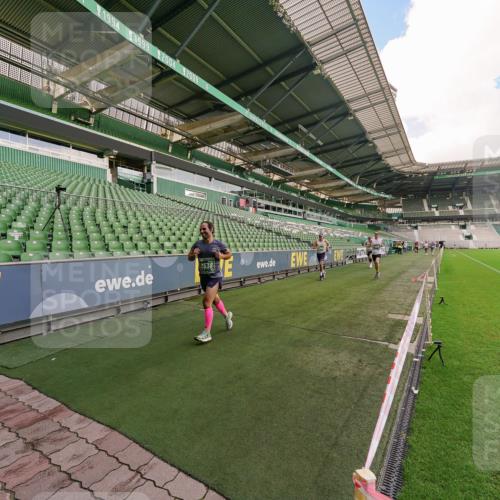 13.09.2026 - 21. swb-Marathon Bremen Michael Burmester http://msf.ph/oto/10303990 13.09.2026 12:47:43 Laufen im Stadion 382, 384, 538, 604, 621, 868, 889, 1554, 1872, 1925, 2021, 2087, 2266, 2538, 2605, 2646, 2809, 2844, 2956, 3110, 3118, 3127, 3196, 3242, 3284, 3297, 3424, 3466, 3520, 3794, 3910, 4025, 4236, 4239, 4614, 4712, 4729, 4777, 4808, 4992, 5024, 5238, 5283, 5674, 5725, 5803, 5976, 6025, 6053, 6058, 6686, 6708, 6784, 6815, 6951, 7102, 7399, 7538, 7803, 7814, 7871, 8060, 8334, 8611, 8621, 8706, 8877, 8973, 8980, 8981, 8983, 9010, 9061, 9429, 9544, 9689, 9813, 9918, 13034 meine-sportfotos.de