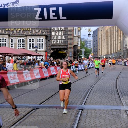 13.09.2026 - 21. swb-Marathon Bremen Tim E. http://msf.ph/oto/10303995 13.09.2026 10:47:29 Ziel 10319, 10744, 11060, 11187, 11344, 11462, 11650, 11651, 11814, 12048, 12298, 12415, 12470, 13528, 13545, 13589, 13613 meine-sportfotos.de