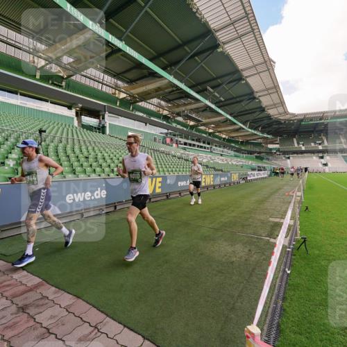 13.09.2026 - 21. swb-Marathon Bremen Michael Burmester http://msf.ph/oto/10303996 13.09.2026 12:47:46 Laufen im Stadion 382, 384, 538, 604, 621, 868, 889, 1349, 1554, 1872, 1925, 2021, 2087, 2266, 2538, 2605, 2646, 2809, 2844, 2956, 3110, 3118, 3127, 3196, 3242, 3284, 3297, 3424, 3466, 3520, 3794, 3910, 4025, 4236, 4239, 4614, 4712, 4729, 4777, 4808, 4992, 5024, 5238, 5283, 5674, 5725, 5803, 5976, 6025, 6053, 6058, 6686, 6708, 6784, 6815, 6951, 7102, 7399, 7538, 7803, 7814, 7871, 8060, 8334, 8611, 8621, 8706, 8877, 8973, 8980, 8981, 8983, 9010, 9061, 9429, 9544, 9689, 9813, 9918, 13034 meine-sportfotos.de