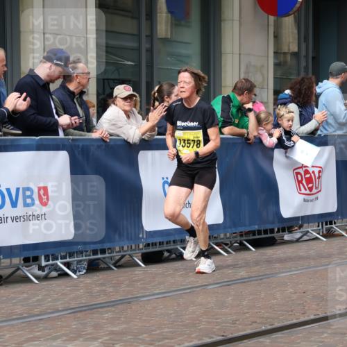 13.09.2026 - 21. swb-Marathon Bremen Strokosch-Dieckow http://msf.ph/oto/10304031 13.09.2026 10:52:09 Ziel 10761, 10812, 10906, 10958, 11109, 11350, 11371, 11604, 11605, 11610, 11669, 12319, 12361, 12439, 12533, 13578, 10183, 10218, 10588, 10641, 11277, 11285, 11376, 11487, 11555, 11685, 11777, 11784, 11869, 11877, 11962, 12349, 13578 meine-sportfotos.de