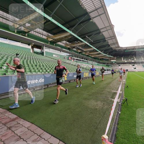 13.09.2026 - 21. swb-Marathon Bremen Michael Burmester http://msf.ph/oto/10304034 13.09.2026 12:48:14 Laufen im Stadion 382, 384, 572, 621, 826, 868, 889, 1349, 1554, 1872, 1925, 2266, 2287, 2538, 2605, 2646, 2844, 2956, 3110, 3118, 3127, 3242, 3276, 3284, 3297, 3424, 3466, 3520, 3794, 3910, 4025, 4082, 4239, 4614, 4712, 4729, 4732, 4808, 4898, 4992, 5424, 5517, 5725, 5803, 5976, 6025, 6053, 6058, 6686, 6708, 6784, 6951, 7064, 7102, 7399, 7538, 7636, 7803, 7814, 7871, 7876, 8060, 8334, 8611, 8621, 8706, 8877, 8973, 8980, 8981, 9010, 9035, 9061, 9429, 9689, 9918 meine-sportfotos.de