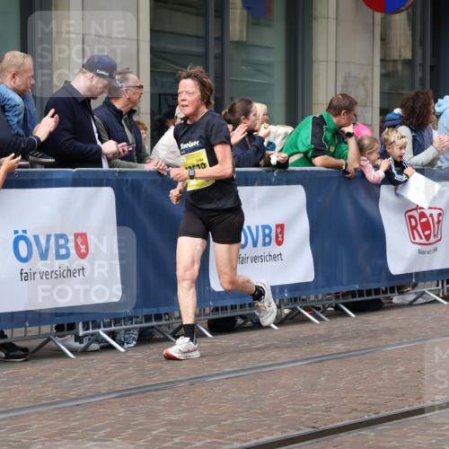 13.09.2026 - 21. swb-Marathon Bremen Strokosch-Dieckow http://msf.ph/oto/10304040 13.09.2026 10:52:09 Ziel 10761, 10812, 10906, 10958, 11109, 11350, 11371, 11604, 11605, 11610, 11669, 12319, 12361, 12439, 12533, 13578, 10183, 10218, 10588, 10641, 11277, 11285, 11376, 11487, 11555, 11685, 11777, 11784, 11869, 11877, 11962, 12349, 13578 meine-sportfotos.de