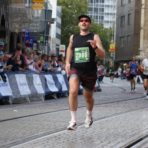 13.09.2026 - 21. swb-Marathon Bremen Strokosch-Dieckow http://msf.ph/oto/10304049 13.09.2026 12:57:27 Ziel 365, 573, 850, 3368, 5912, 6201, 919, 4795 meine-sportfotos.de